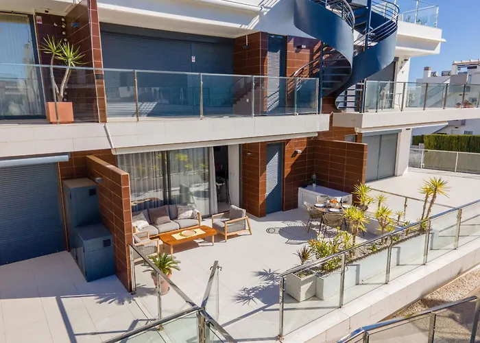Cenuela - Lush Haven By United Renters