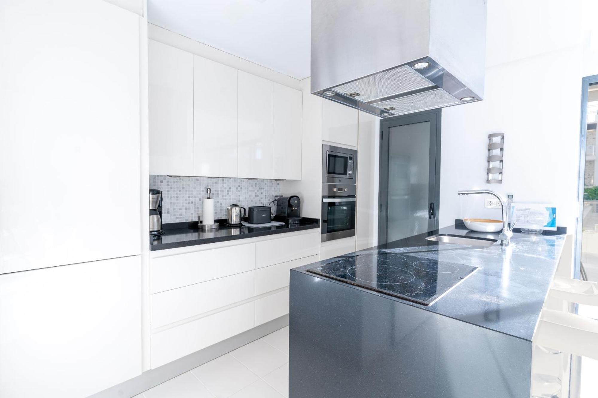 Cenuela - Lush Haven By United Renters Apartment *