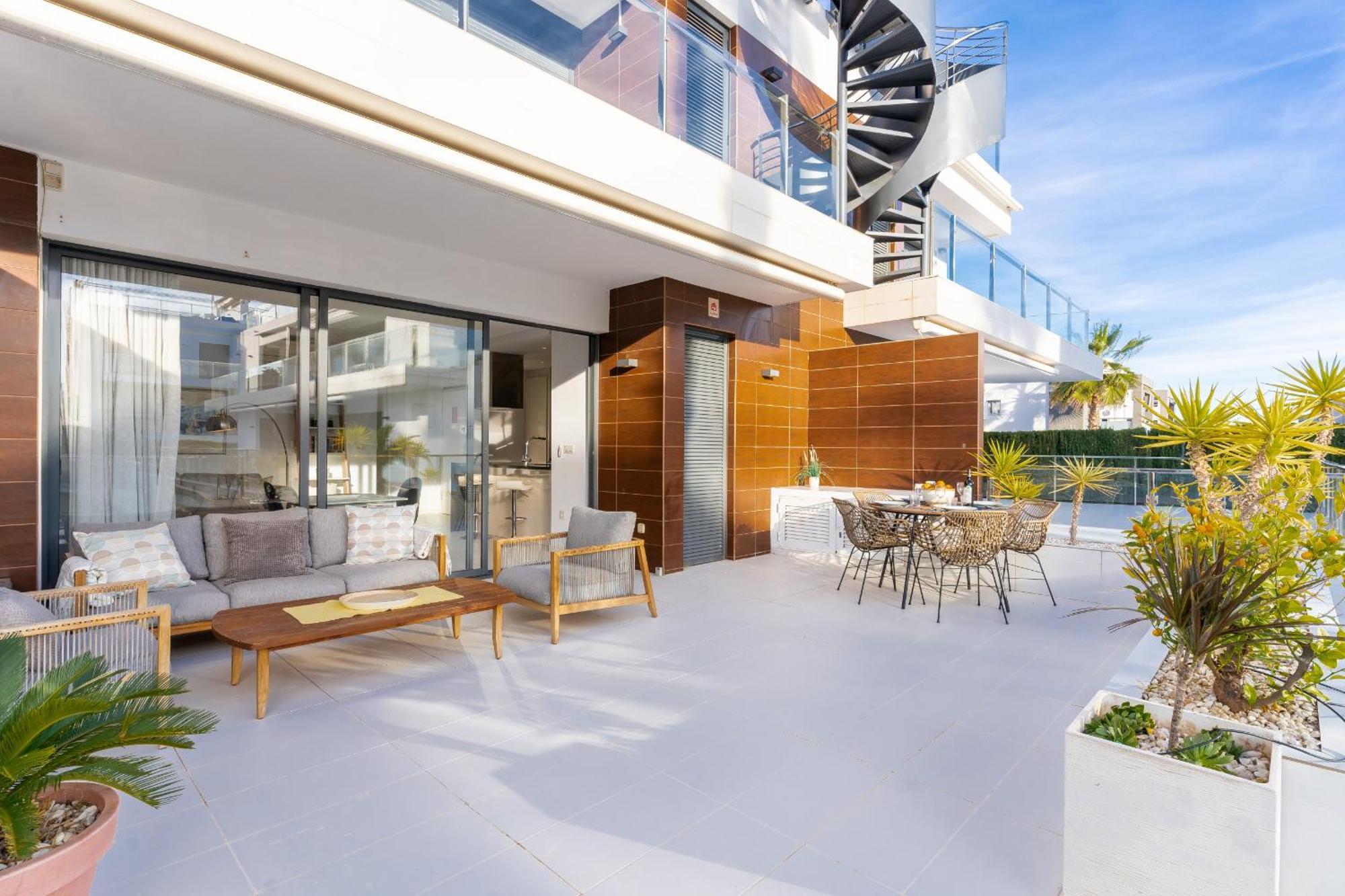 Cenuela - Lush Haven By United Renters