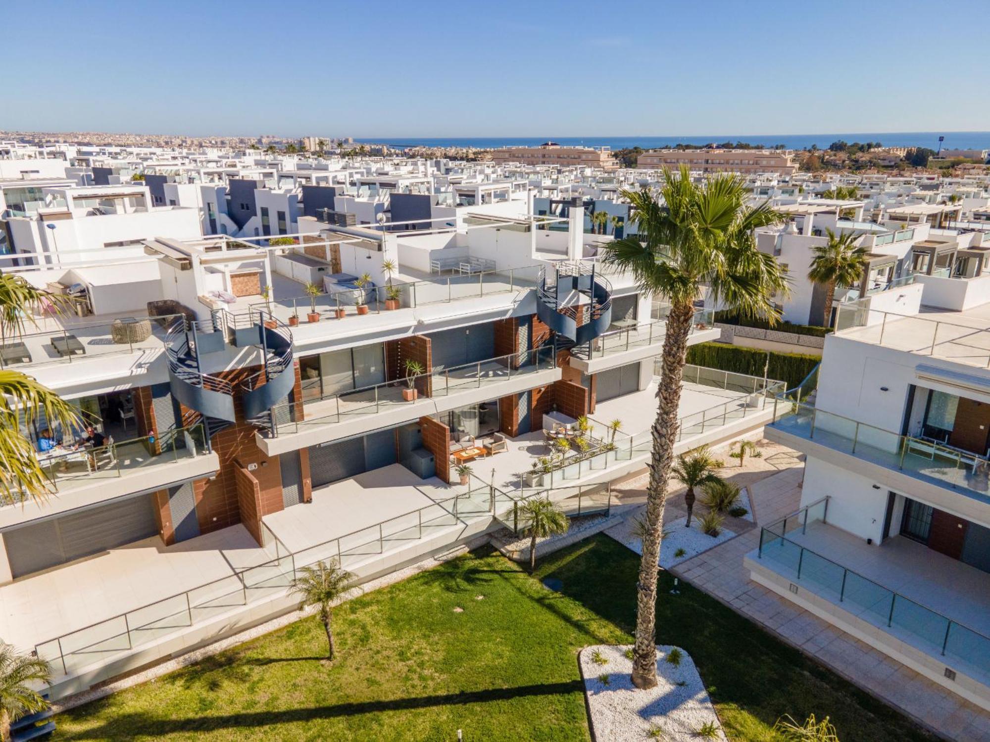 Cenuela - Lush Haven By United Renters