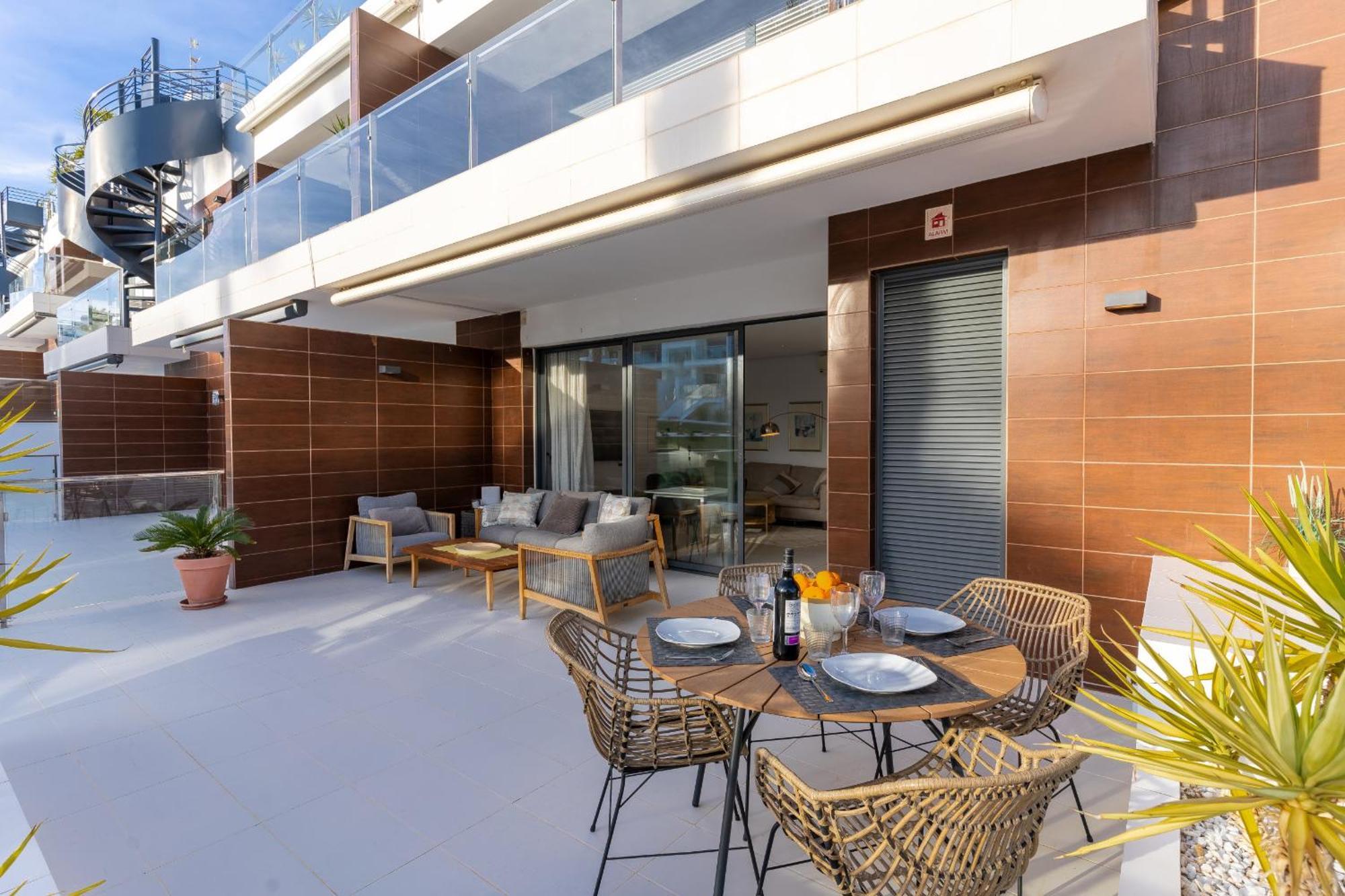 Cenuela - Lush Haven By United Renters