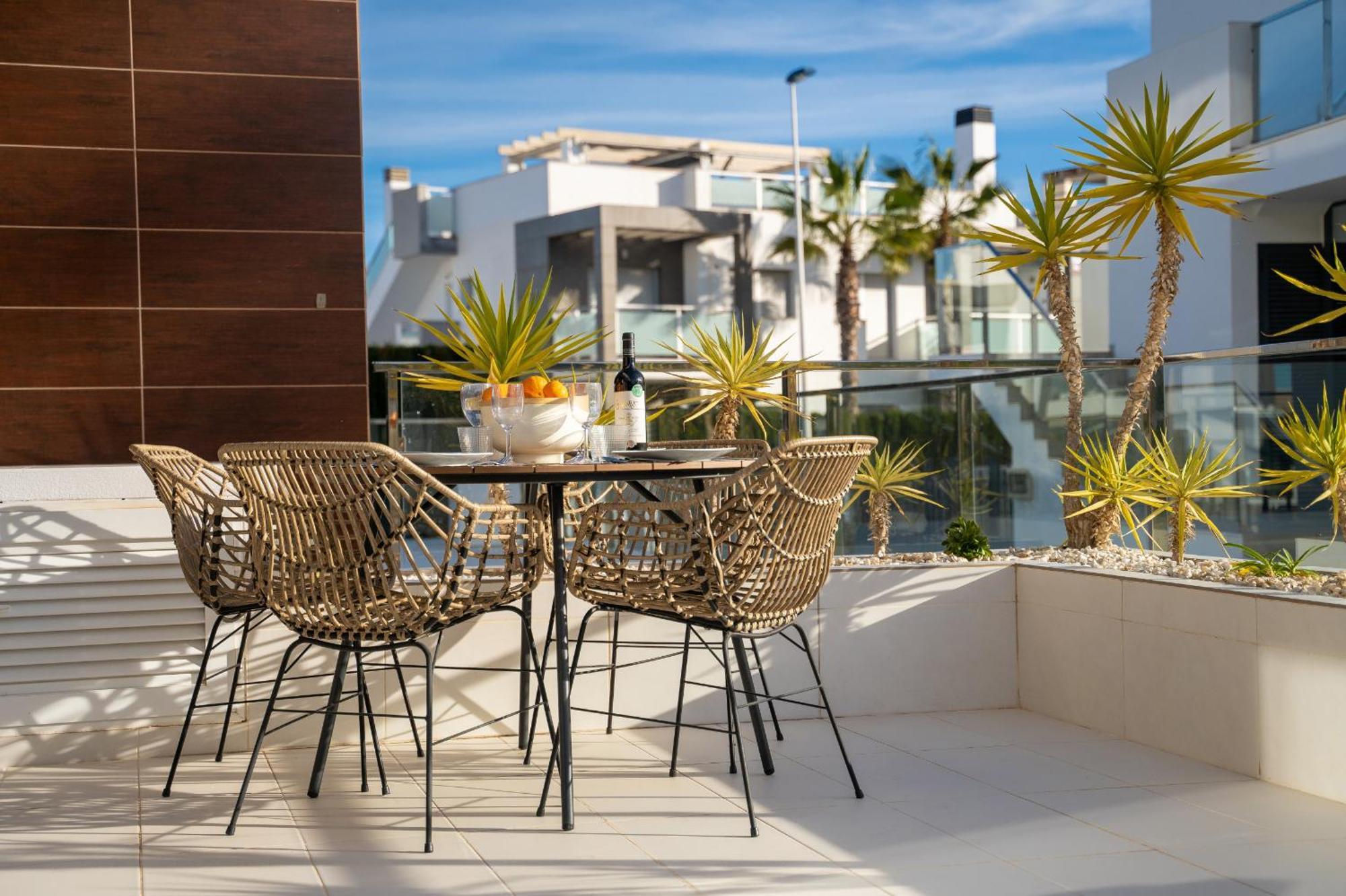 Cenuela - Lush Haven By United Renters